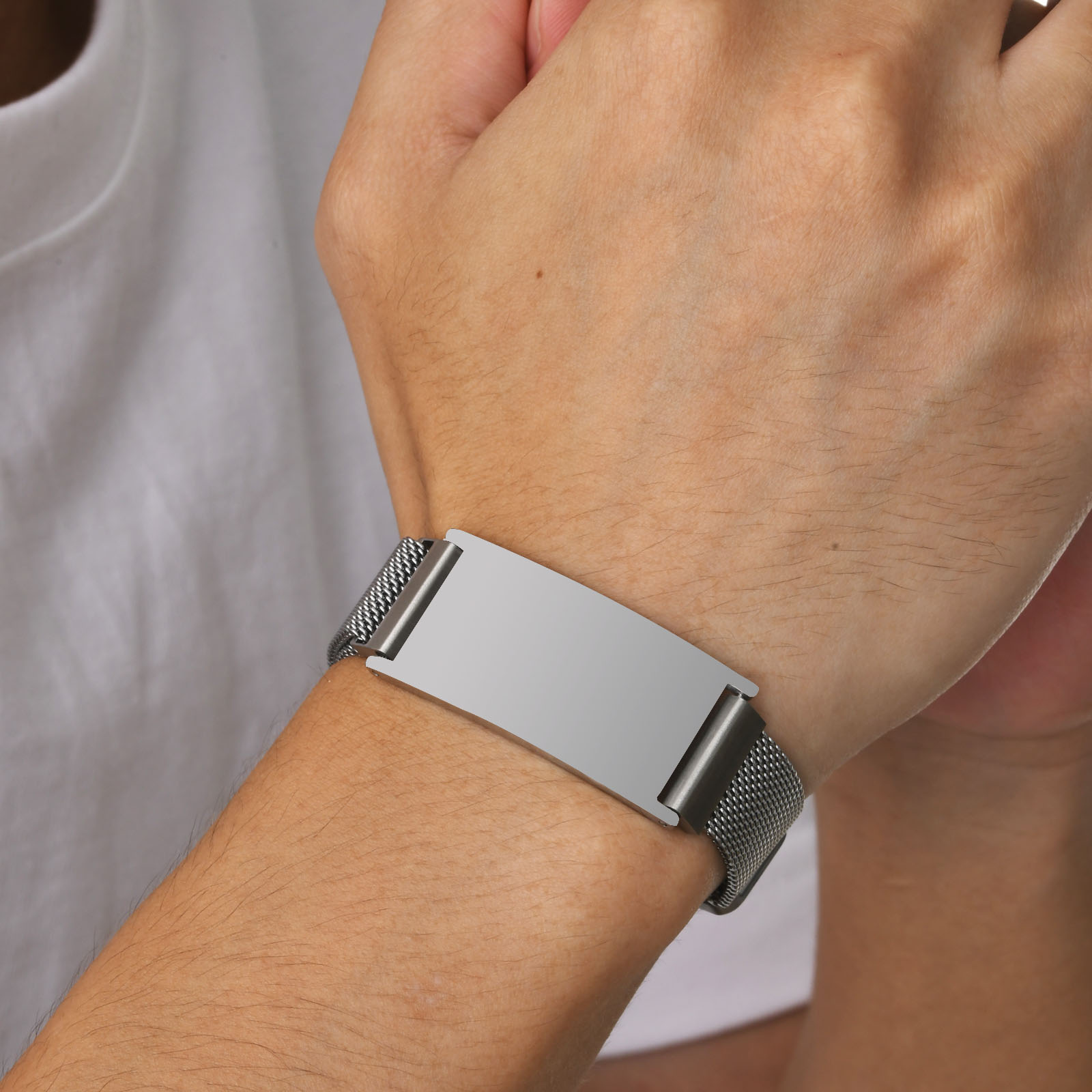 Masywne bransoletki z paskiem  – Mesh Strap Metal recenzja i cena